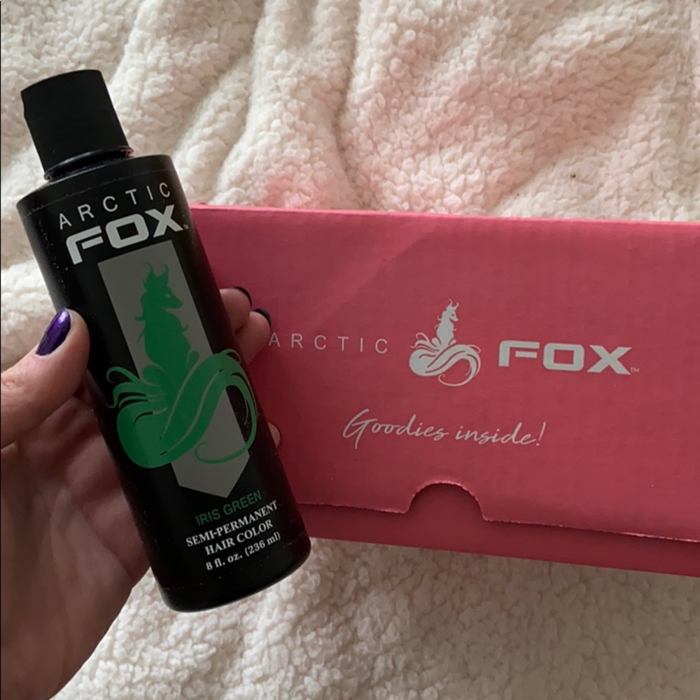 Arctic Fox Iris Green